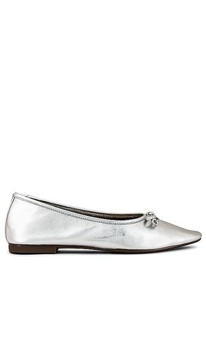 Zapato plano arissa en color metálico talla 6 en - Metallic Silver. Talla 6 (también en 8.5) - Schutz - Modalova