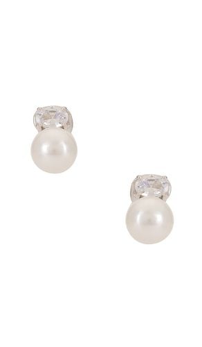 SHASHI Cleo Stud Earring in Ivory - SHASHI - Modalova