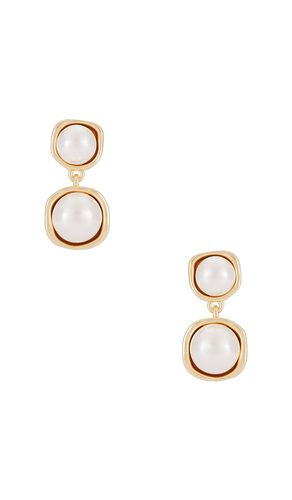 Noor Pearl Drop Earring in - SHASHI - Modalova