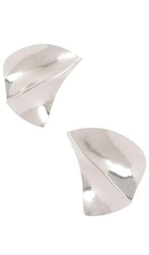 Andreia Earring in - SHASHI - Modalova