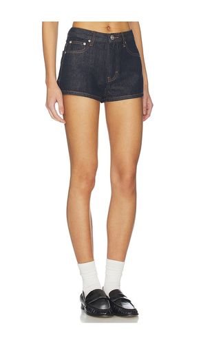 Fleure Denim Short in . Size 23. Also in 26, 29 - superdown - Modalova