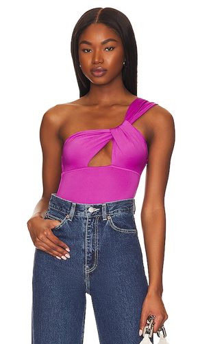 Jimena One Shoulder Bodysuit in . Size M, S, XL, XS, XXS - superdown - Modalova