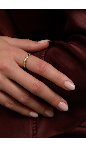 Northern Star Diamond Ring in . Size 6. Also in 8 - STONE AND STRAND - Modalova