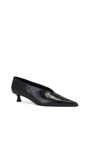 Cherry Pump in . Size 6. Also in 5, 6.5, 7, 7.5, 8, 8.5, 9, 9.5, 10 - Tony Bianco - Modalova