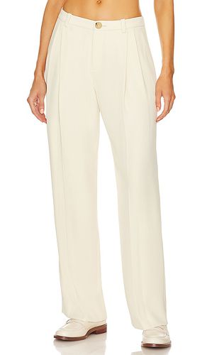 Pantalones de crepé con cintura caída y pliegues en color crema talla 10 en - Cream. Talla 10 (también en 4) - Vince - Modalova