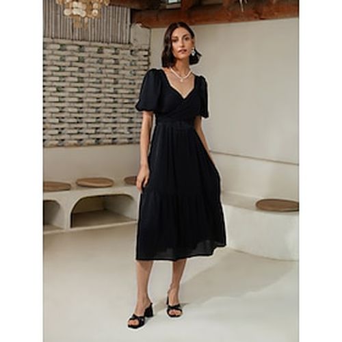 Women's Bamboo Fiber Black Dress Shimmery Crossover Sweetheart Neck Puff Sleeves Midi Dress - Ador.com - Modalova