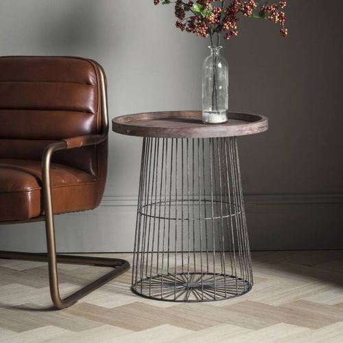 Novato Side Table - Gallery Living - Modalova