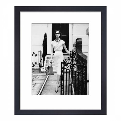 August 1960 36x28cm Framed Print - Vogue - Modalova
