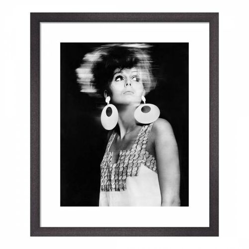 April 1966 36x28cm Framed Print - Vogue - Modalova