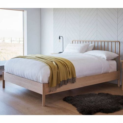 Portland Double Spindle Bed - Gallery Living - Modalova