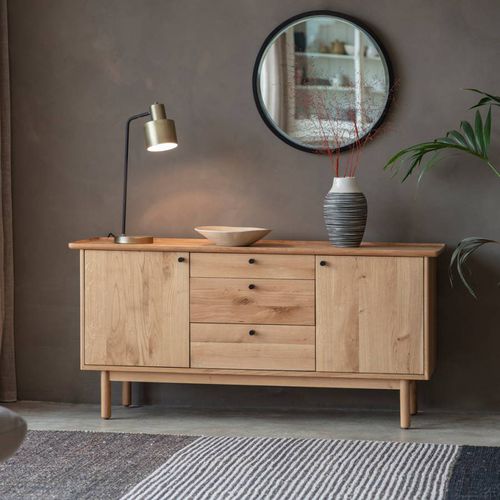 Derby 2 Door 3 Drawer Sideboard - Gallery Living - Modalova