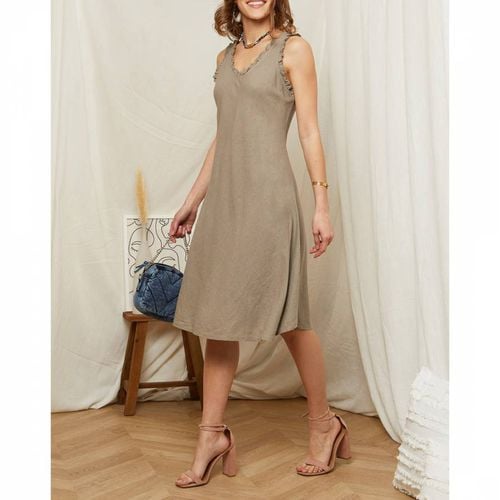 Taupe Frill V-Neck Dress - LE MONDE DU LIN - Modalova