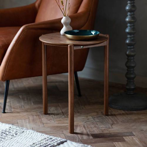 Mirage Side Table Walnut - Gallery Living - Modalova