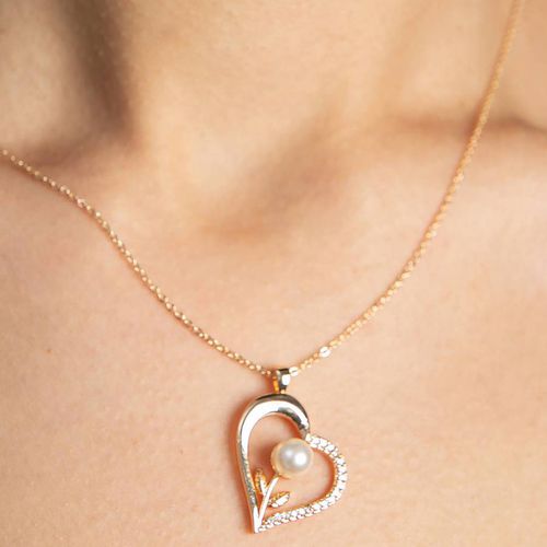 White Pearl Heart Pendant Necklace - Elika - Modalova