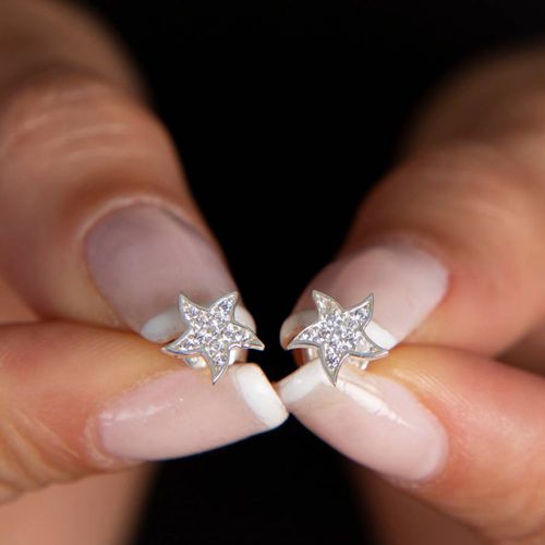 Silver Star Stud Earrings - Elika - Modalova