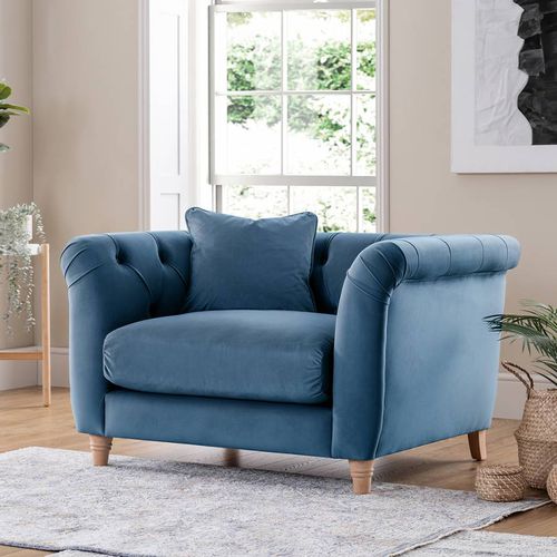 The Soho Arm Chair Velvet Sky - The Great Sofa Company - Modalova