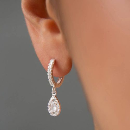 Silver Hoop Teardrop Earrings - Elika - Modalova