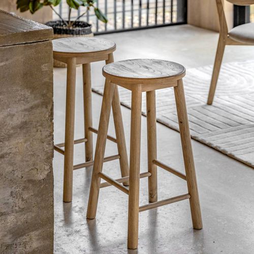 Brisla Stool Natural - Gallery Living - Modalova