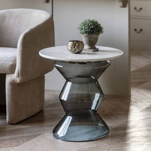 Manot Side Table Clear - Gallery Living - Modalova