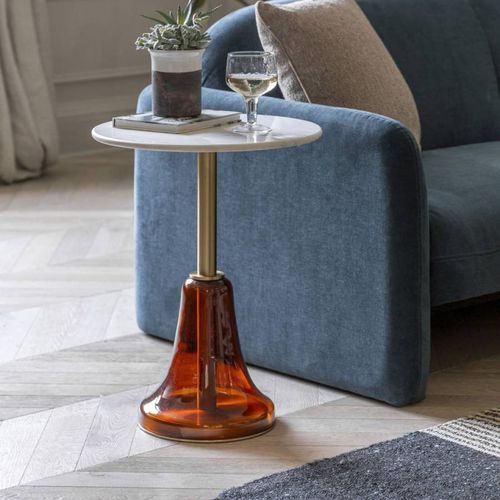 Sillars Side Table Orange - Gallery Living - Modalova