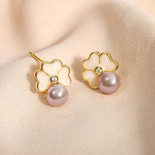 Gold Pearl Clover Earrings - Sound Of Pearls London - Modalova