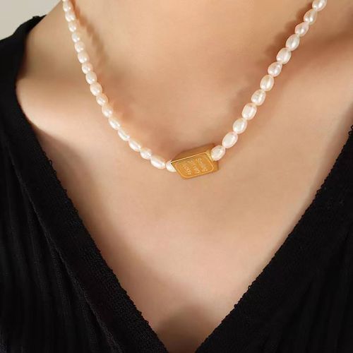 Gold Smiling Face Necklace - Sound Of Pearls London - Modalova