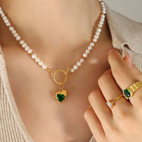 Gold Cupid Heart Necklace - Sound Of Pearls London - Modalova
