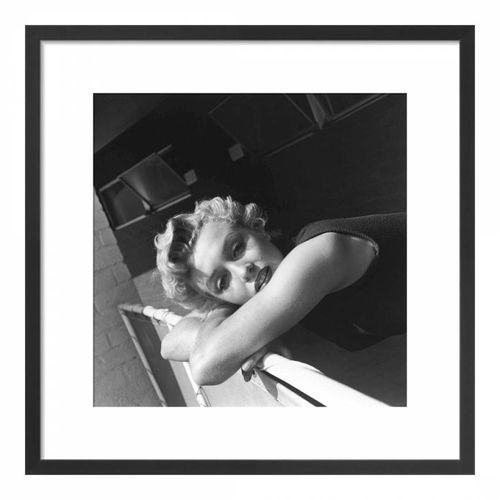 Marilyn Monroe - Studio Publicity 50x50cm Framed Print - Vogue - Modalova