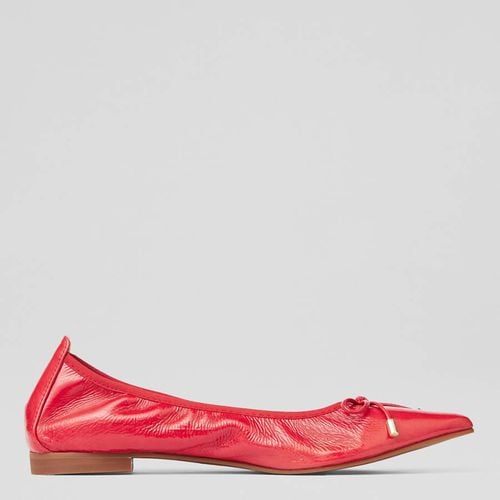 Tilly Crinkled Patent Flat Shoes - L K Bennett - Modalova