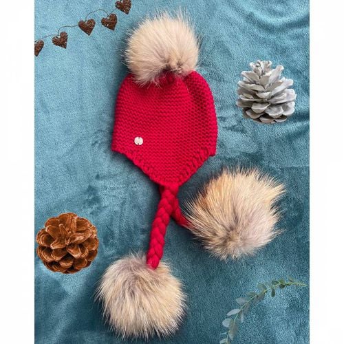 Kids Red Triple Pom Pom Hat - Look Like Cool - Modalova