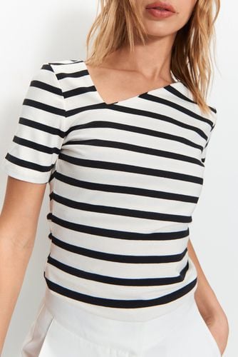 Womens Stripe Asymmetric Neckline Top - & - 8 - Warehouse - Modalova