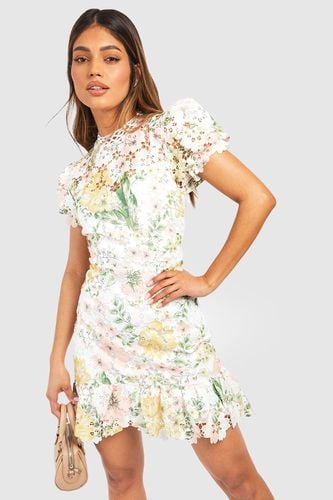 Womens Premium Crochet Floral Mini Dress - - 18 - boohoo - Modalova