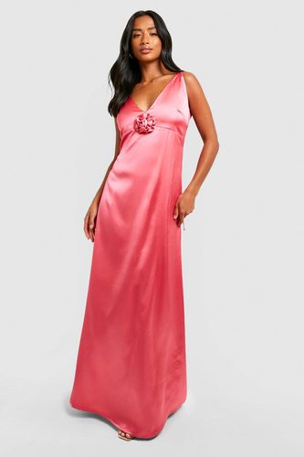 Womens Petite Satin Occasion Rose Corsage Maxi Dress - - 14 - boohoo - Modalova