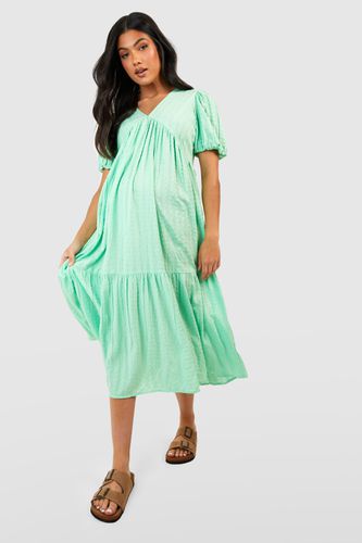 Womens Maternity Textured Tiered Maxi Dress - - 12 - boohoo - Modalova