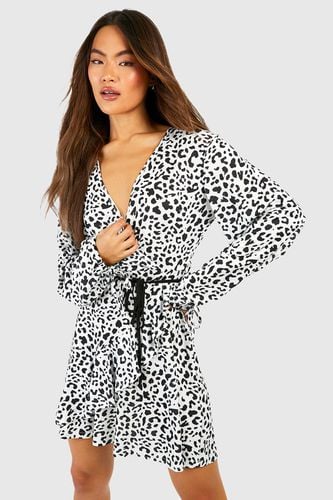 Womens Ruffle Front Tie Sleeve Leopard Print Tea Dress - - 8 - boohoo - Modalova
