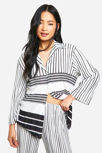 Womens Petite Stripe Plisse Oversized Shirt - - 10 - boohoo - Modalova