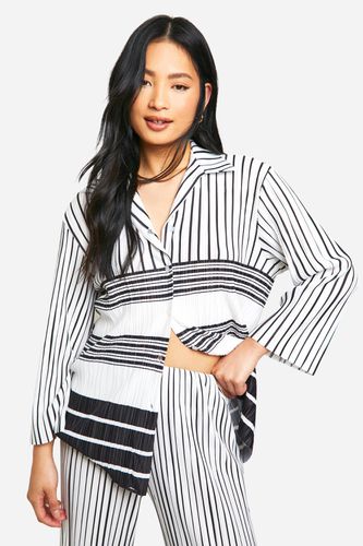 Womens Petite Stripe Plisse Oversized Shirt - - 12 - boohoo - Modalova