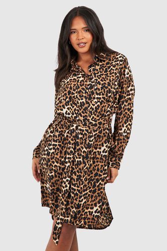 Womens Plus Leopard Batwing Belted Shirt Dress - - 26 - boohoo - Modalova