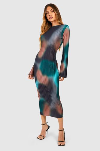 Womens Printed Plisse Flare Sleeve Midaxi Dress - - 10 - boohoo - Modalova