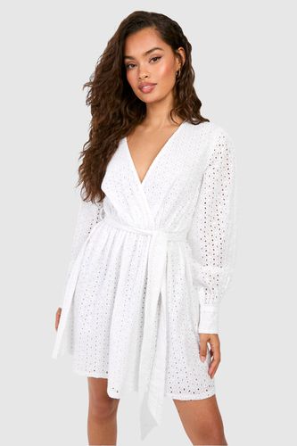 Womens Broderie Belted Mini Dress - - 14 - boohoo - Modalova