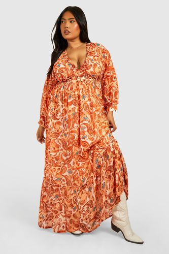 Womens Plus Woven Paisley Print V Neck Floaty Maxi Dress - - 16 - boohoo - Modalova