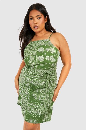 Womens Plus Woven Paisley Print Strappy Mini Dress - - 18 - boohoo - Modalova