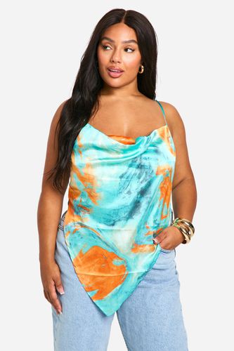 Womens Plus Abstract Satin Cowl Dipped Hem Cami Top - - 22 - boohoo - Modalova