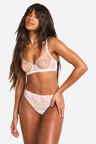 Womens Floral Embroidered Scallop Thong - - M - boohoo - Modalova