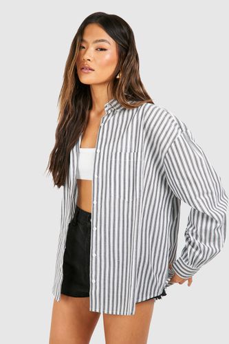 Womens Oversized Pocket Detail Stripe Shirt - - 14 - boohoo - Modalova