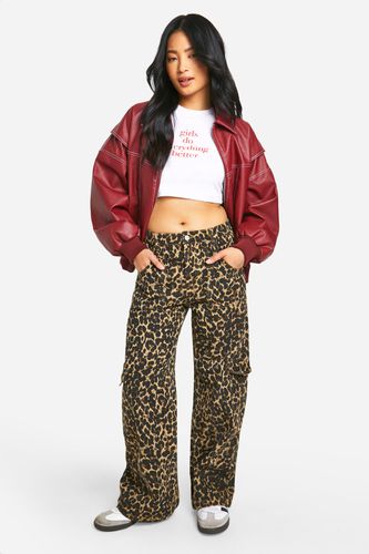Womens Petite Leopard Denim DSGN Cargo Jeans - - 10 - boohoo - Modalova