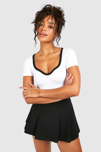 Womens Premium Contrast Rib Notch Neck Short Sleeve Bodysuit - - 16 - boohoo - Modalova