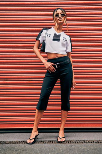 Womens Paris Slogan Colour Block V Neck Crop Football Top - - 6 - boohoo - Modalova