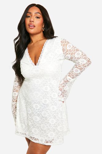 Womens Plus Lace Flared Sleeve Skater Dress - - 18 - boohoo - Modalova