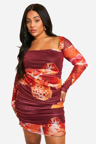 Womens Plus Mesh Printed Ruched Bodycon Dress - - 26 - boohoo - Modalova